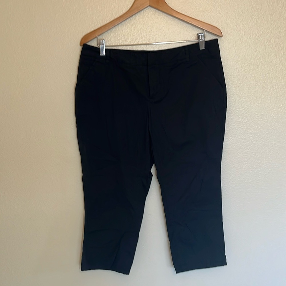 Mossimo Black Capri Pant